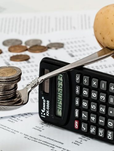 4 reguli de cumpărături cu care economisiți