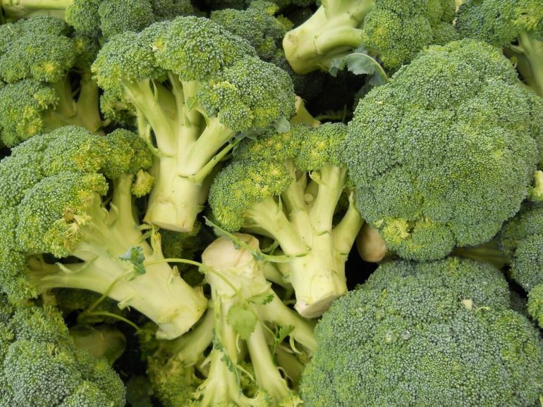 Aruncați resturile de broccoli