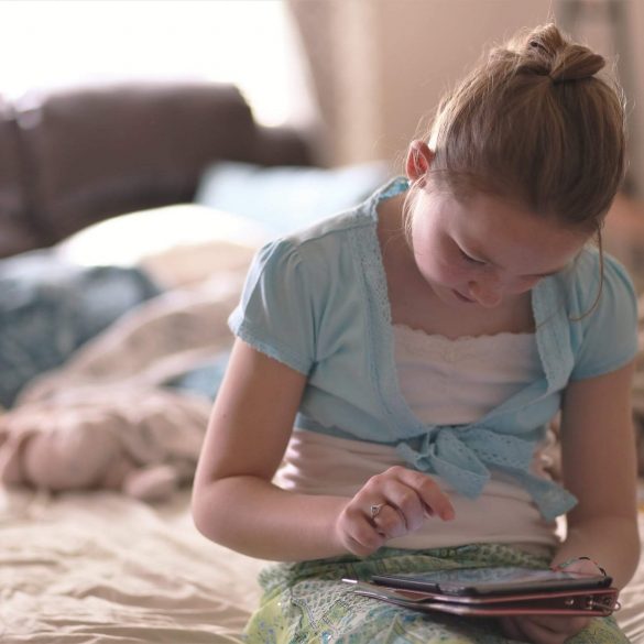 Cât timp ar trebui să petreacă copiii în fața ecranului