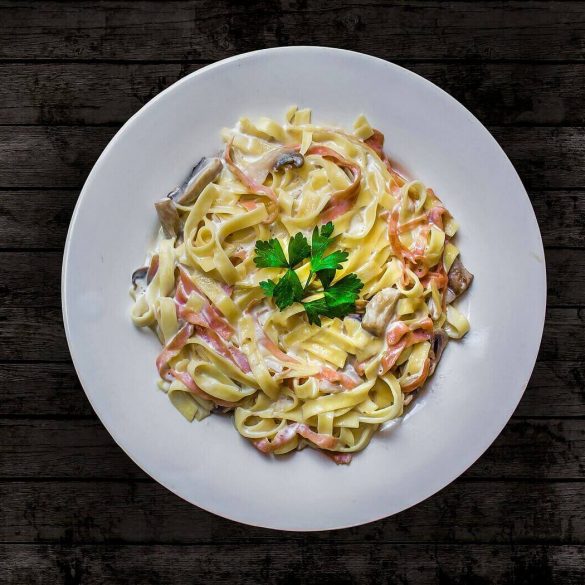 Főzzünk spagetti carbonarát