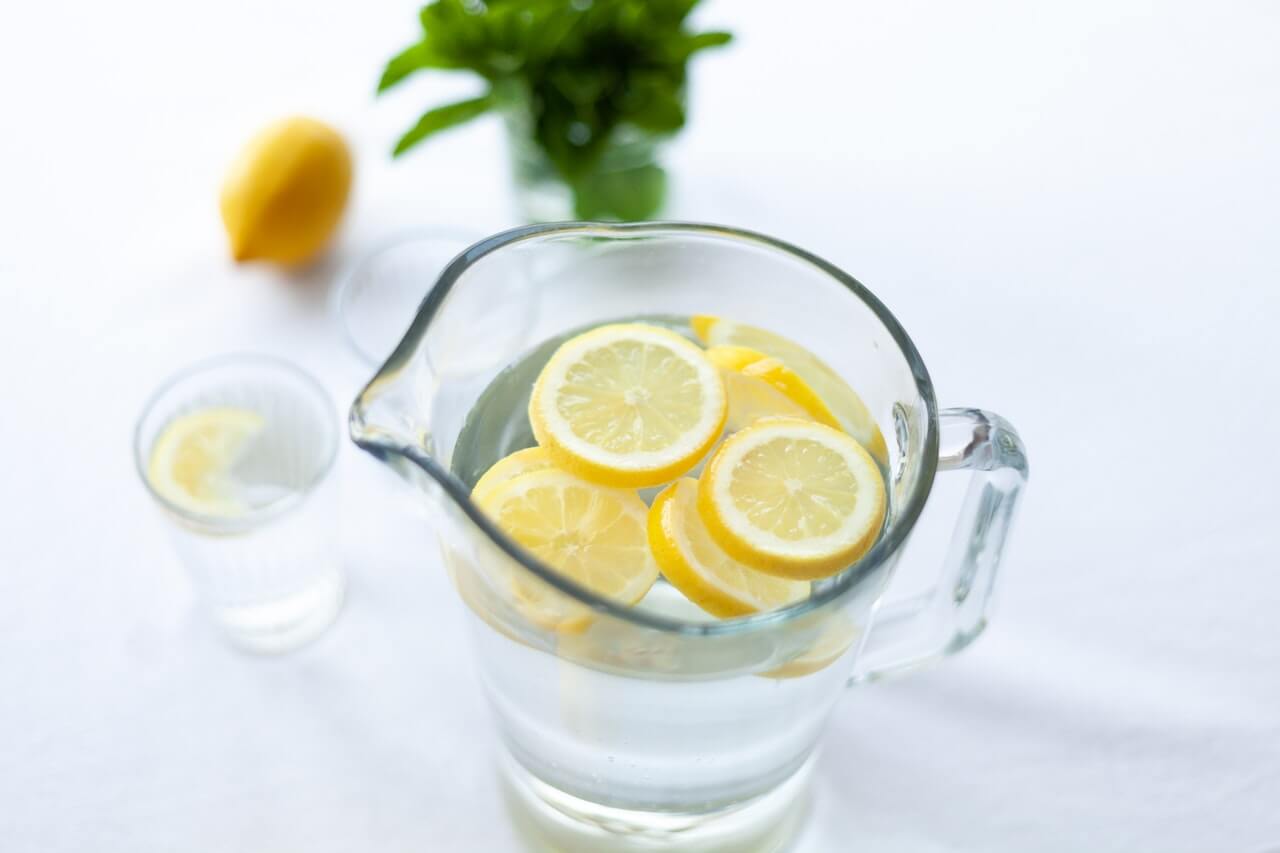  Vitamín C obsiahnutý v citrusoch napomáha tlmeniu bolesti