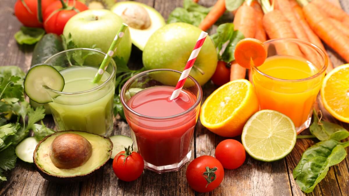 Suc de fructe proaspete în loc de nutriție