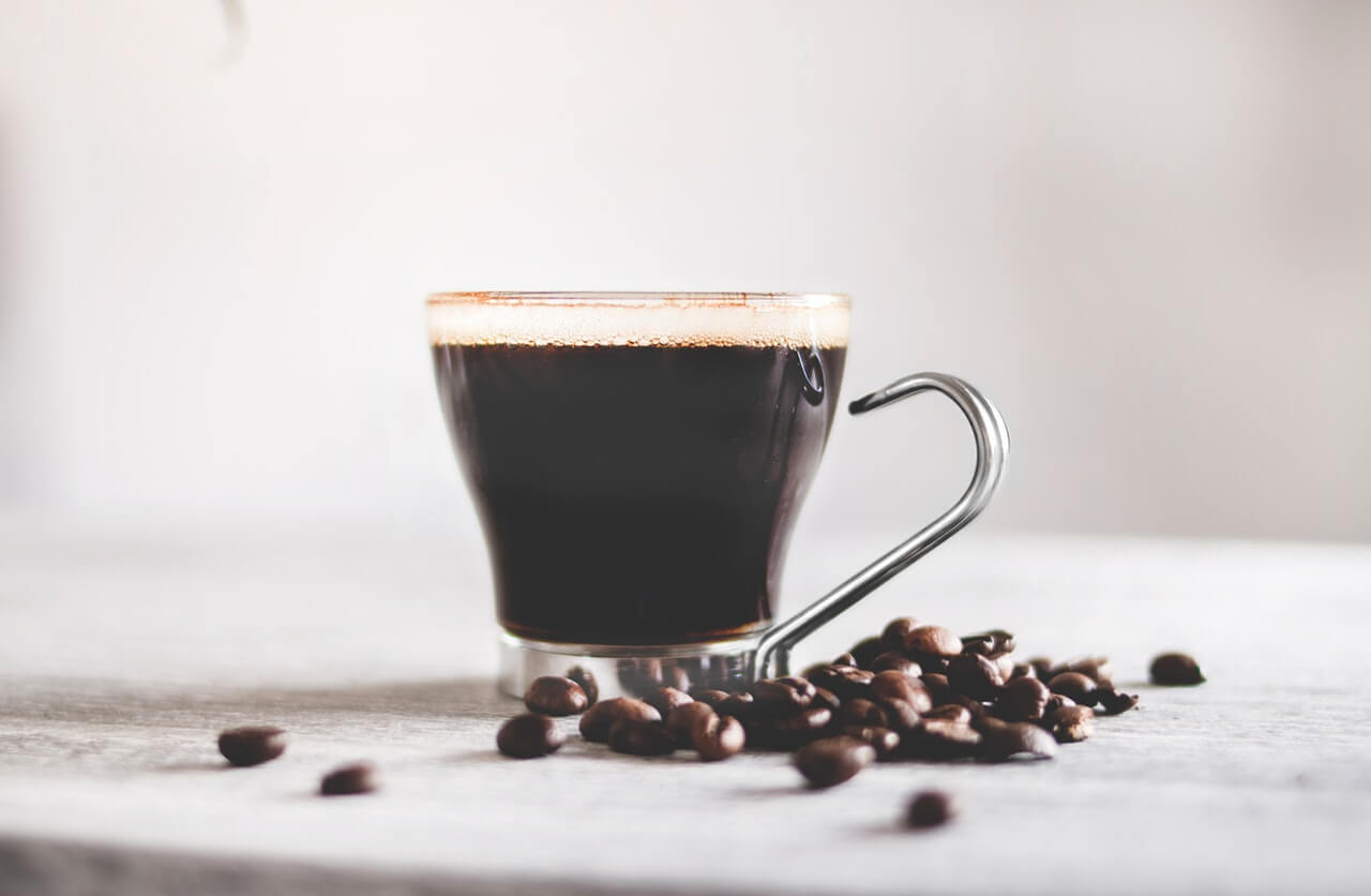 A koffein híres a gyógyszerek felszívódását elősegítő hatásáról