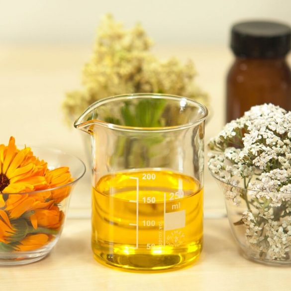 Preparați-vă ulei medicinal din calendula officinalis