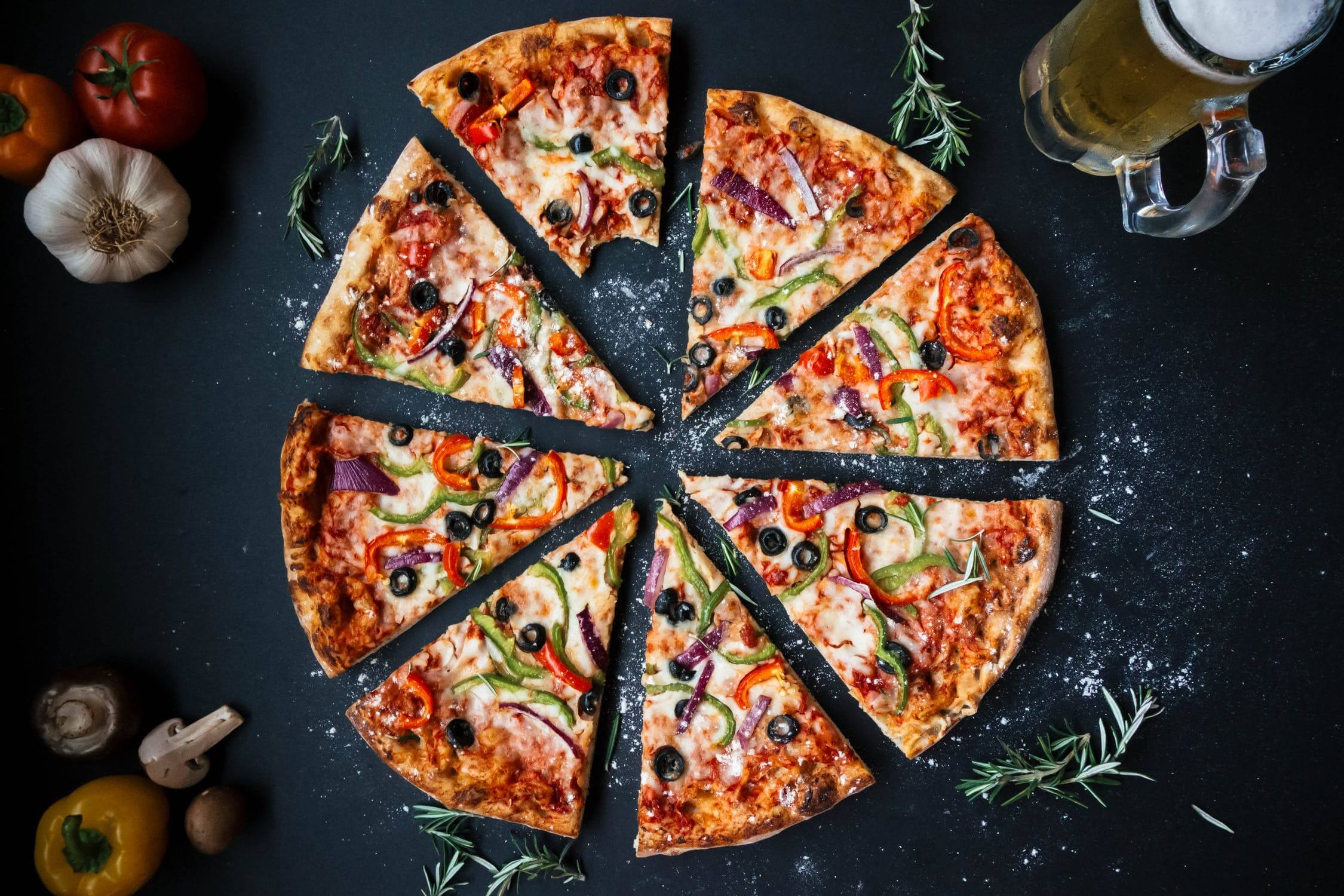 A pizzát úgy pakoljuk meg feltéttel, ahogy szeretjük