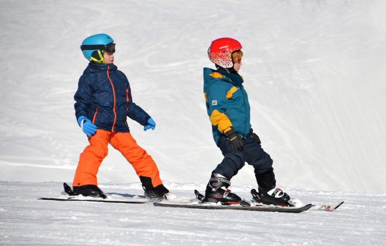 Unde să mergeți cu copiii la schi?