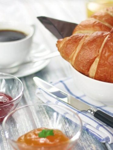 Coaceți-vă croissante de casă