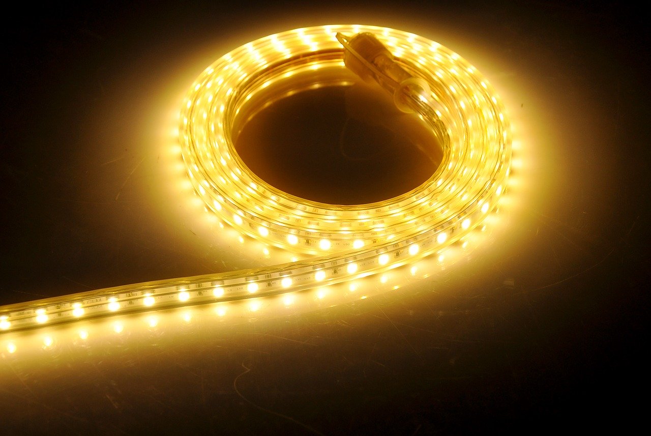 A LED szalagok könnyen felszerelhetőek