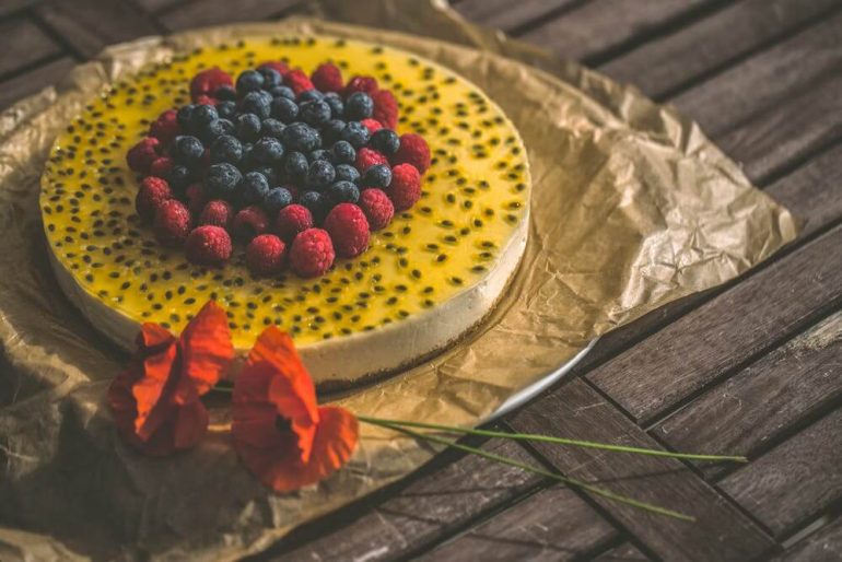 Tort de brânză dulce cu fructe fără făină