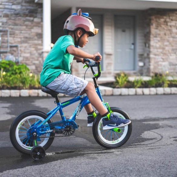 Hogyan választjunk gyerek biciklisisakot?