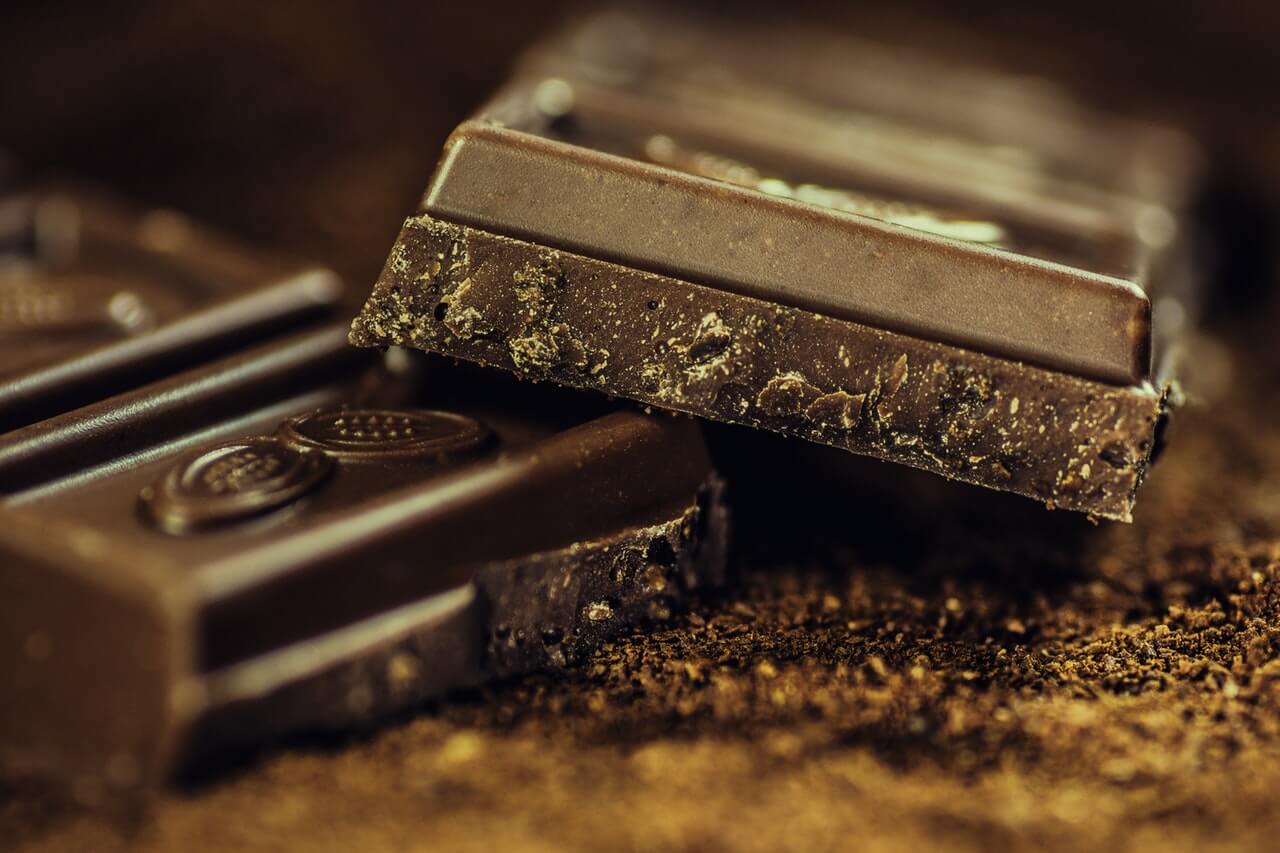 Ciocolata neagră ajută la îmbunătățirea vederii nocturne
