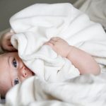 3 lucruri pe care le va rezolva dormitul împreună cu copilul