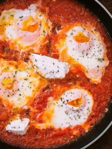 Shakshuka ca și mic dejun excelent sau brunch