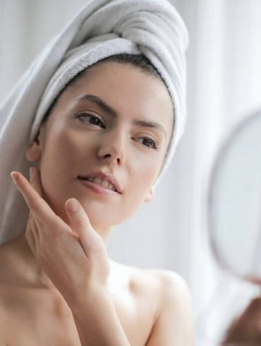 5 Sfaturi de la dermatolog pentru o piele hidratată indiferent de sezon