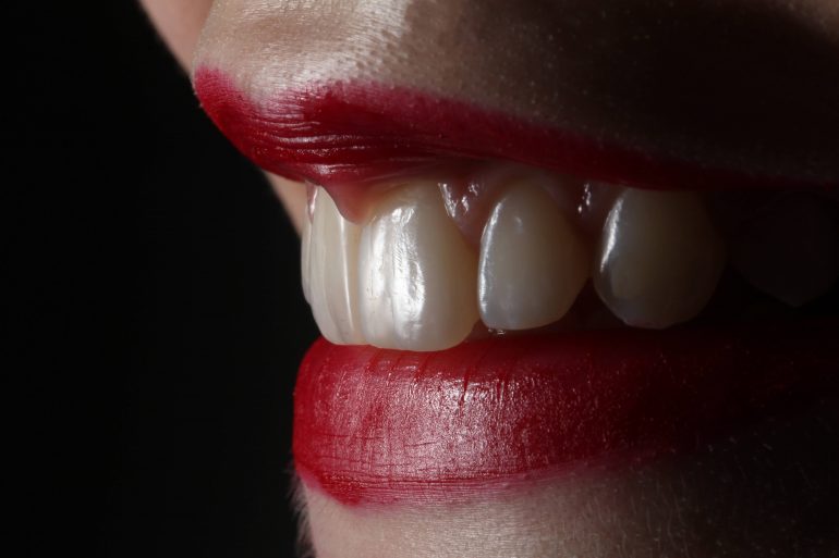 5 otthoni módszer a fogfájás csillapítására