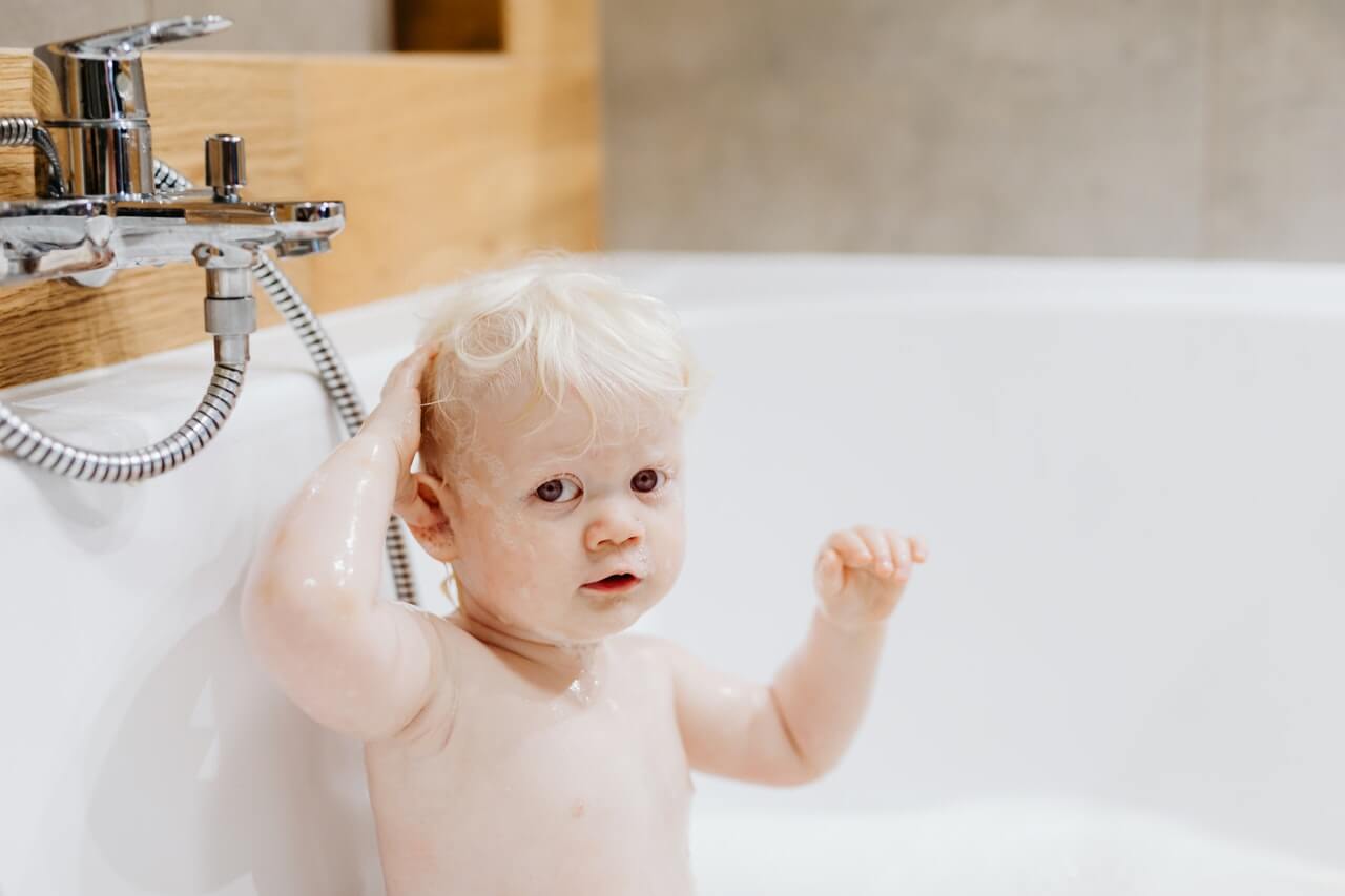 Ako často treba umývať vlasy novorodencovi